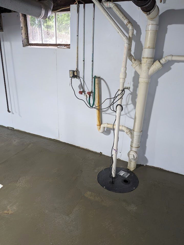 Wider view of sump lid and wall treatment